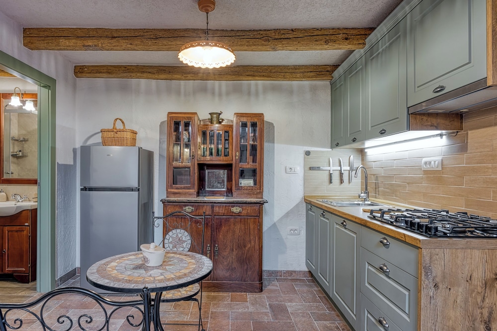 Standard House, Multiple Bedrooms (Istrian Hideaway Anton)
