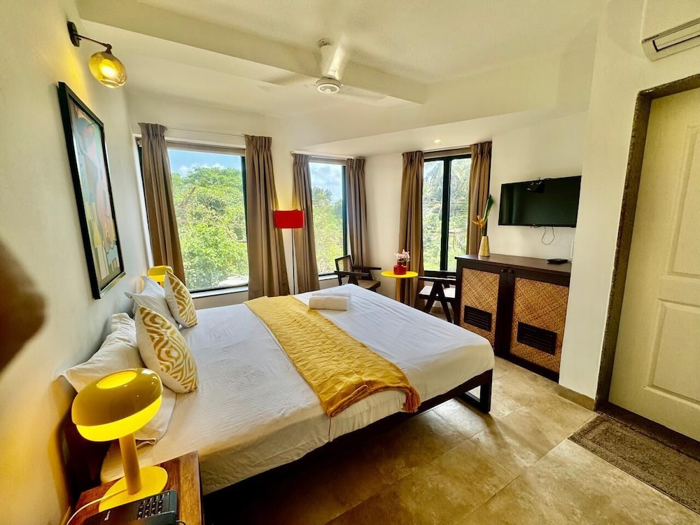 Deluxe Double or Twin Room - Photo 9