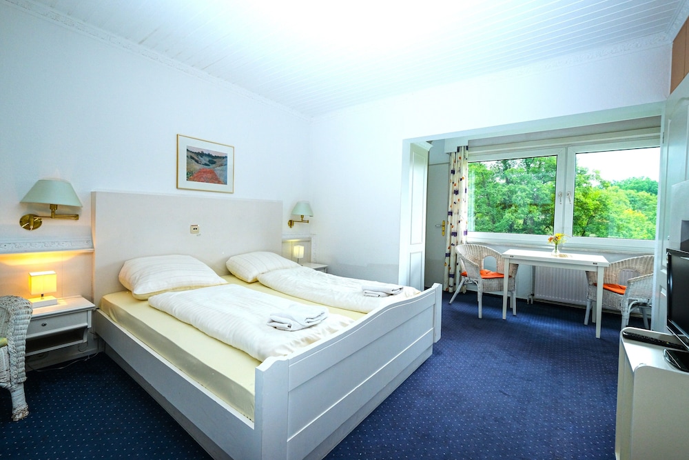 Standard Double Room - Photo 6