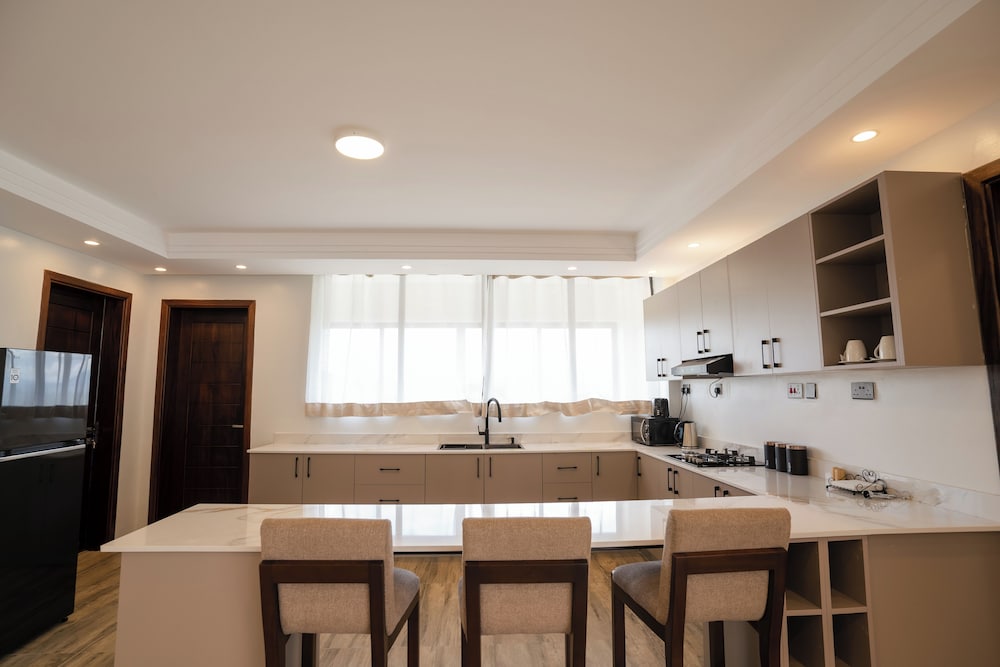 Superior Apartment, 2 Bedrooms, Balcony, Lake View