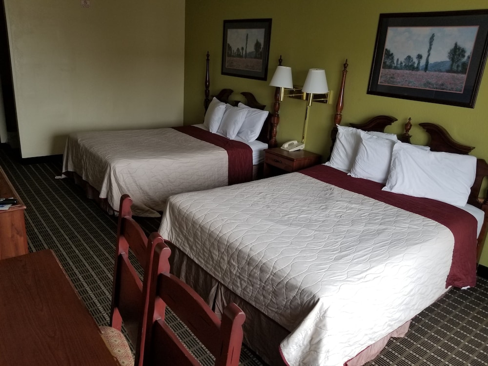 Room, 2 Queen Beds, Non Smoking photo 1