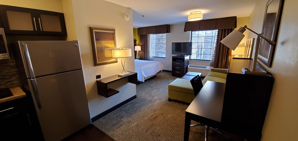 Studio Suite, 1 Queen Bed, Accessible, Kitchen (Comm, Kitchen), photo 6