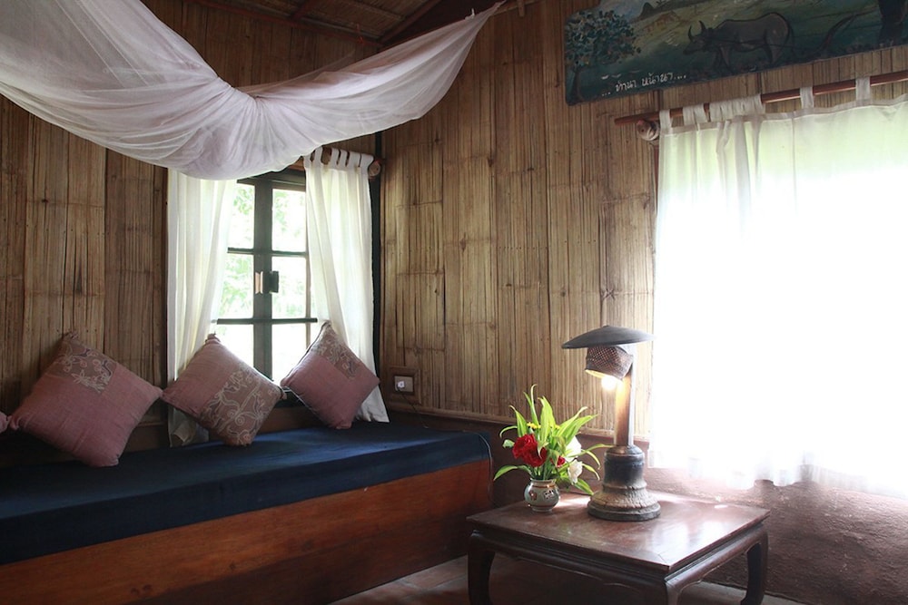 Deluxe Room - Photo 4