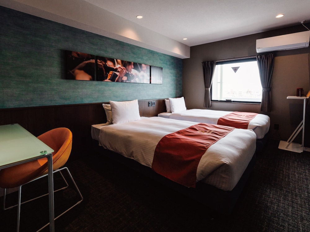 Twin Room, Non Smoking - Photo 9