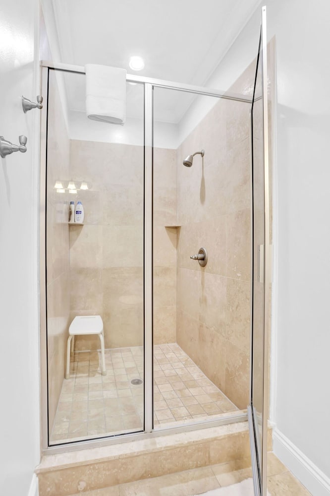 Dear Time Beach House- Elevator Sleeps 10 Pool, Photo 10