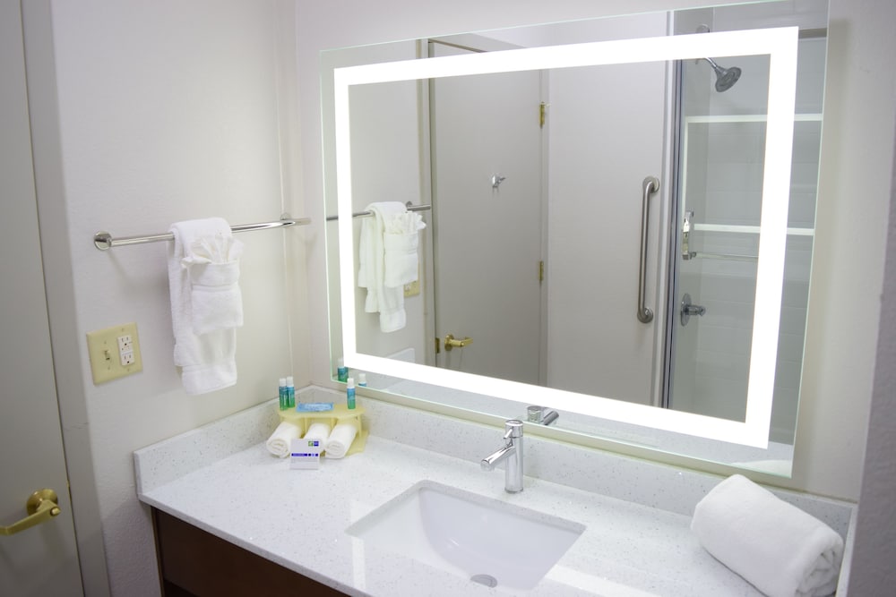Suite, 2 Queen Beds (Additional Living Area) photo 3