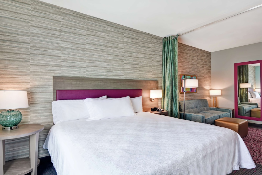 Studio Suite, 1 King Bed, Non Smoking - Photo 5