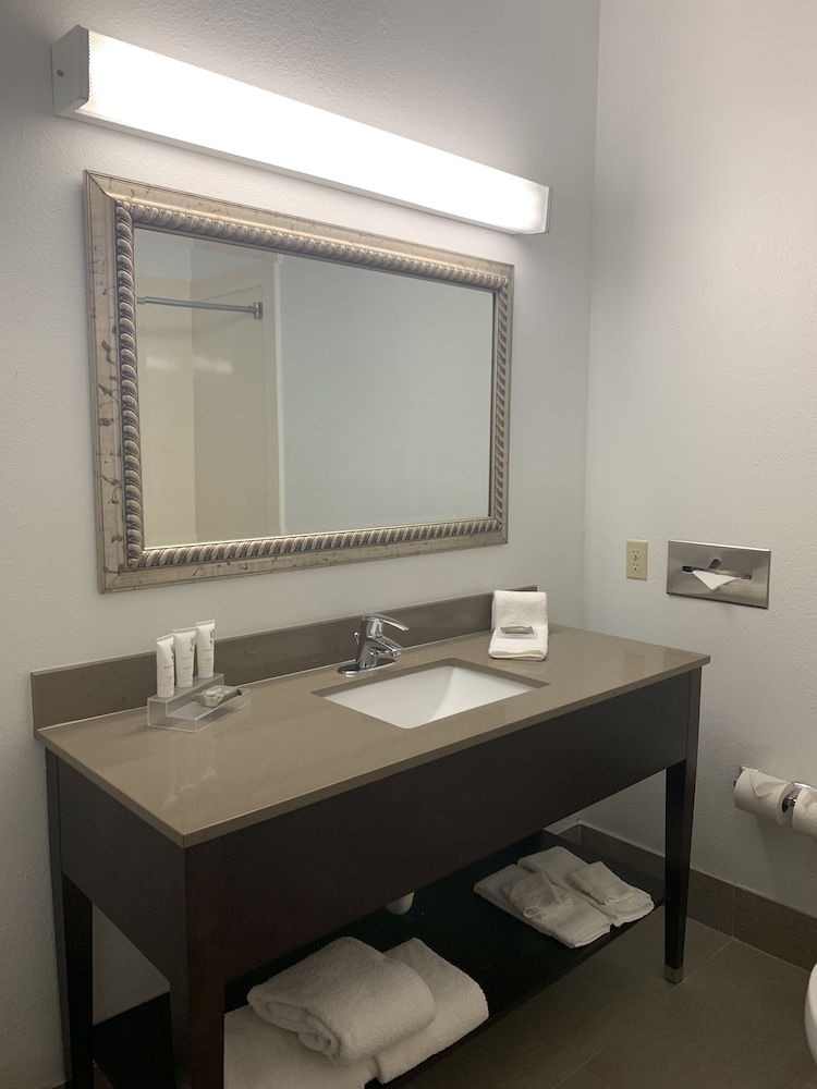 Room, 2 Queen Beds, Accessible, Non Smoking - Photo 4