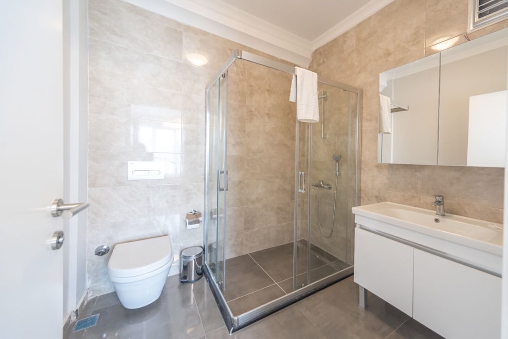 Standard Suite - Photo 2