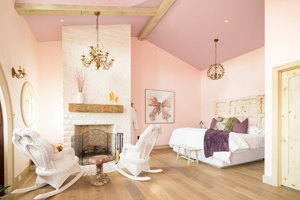 Luxury Room, 1 King Bed, Garden View
