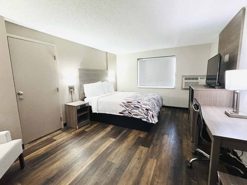 Deluxe Room, 1 King Bed, Accessible, Non Smoking photo 1