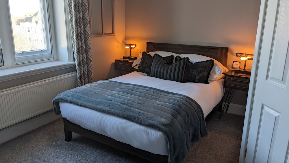 Double Room, Ensuite (Room 10 2nd floor)