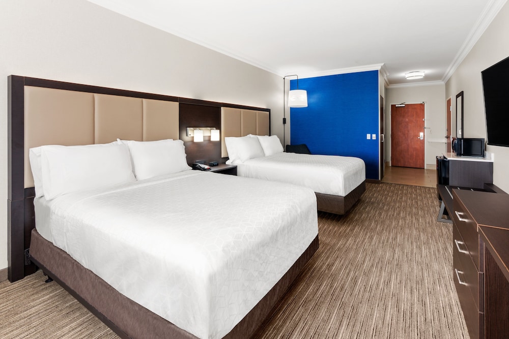 Standard Room, 2 Queen Beds (No Pets Allowed) - Photo 1
