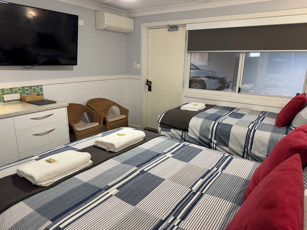Twin Room - Photo 2