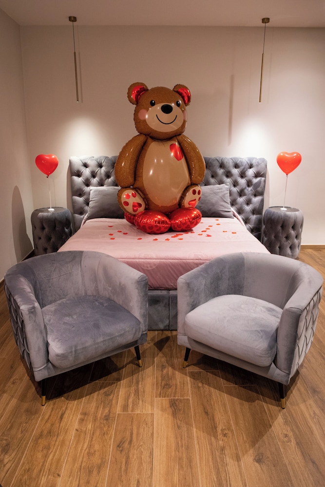 Luxury Suite photo 2