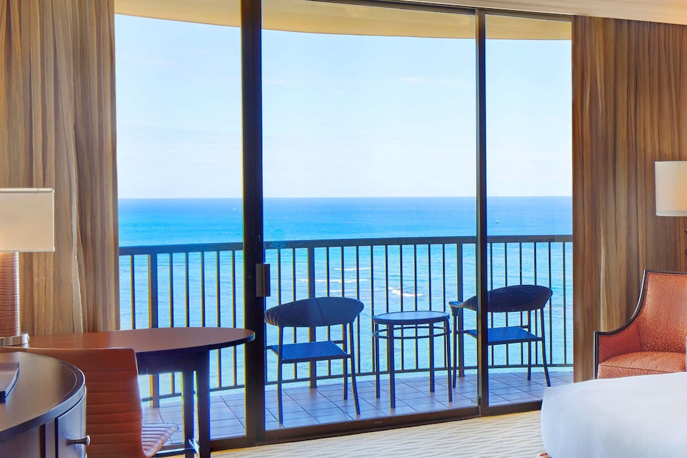 Deluxe Room, 2 Double Beds, Oceanfront (Kalia Tower), photo 6