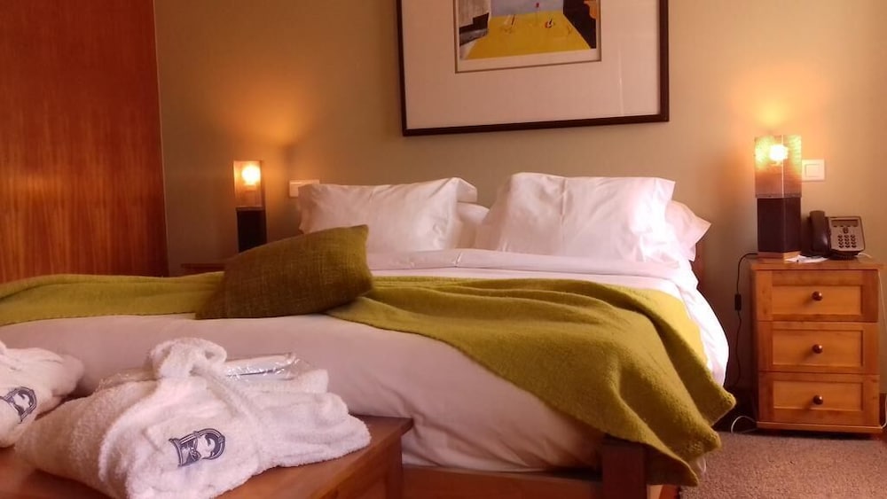 Standard Double or Twin Room - Photo 7