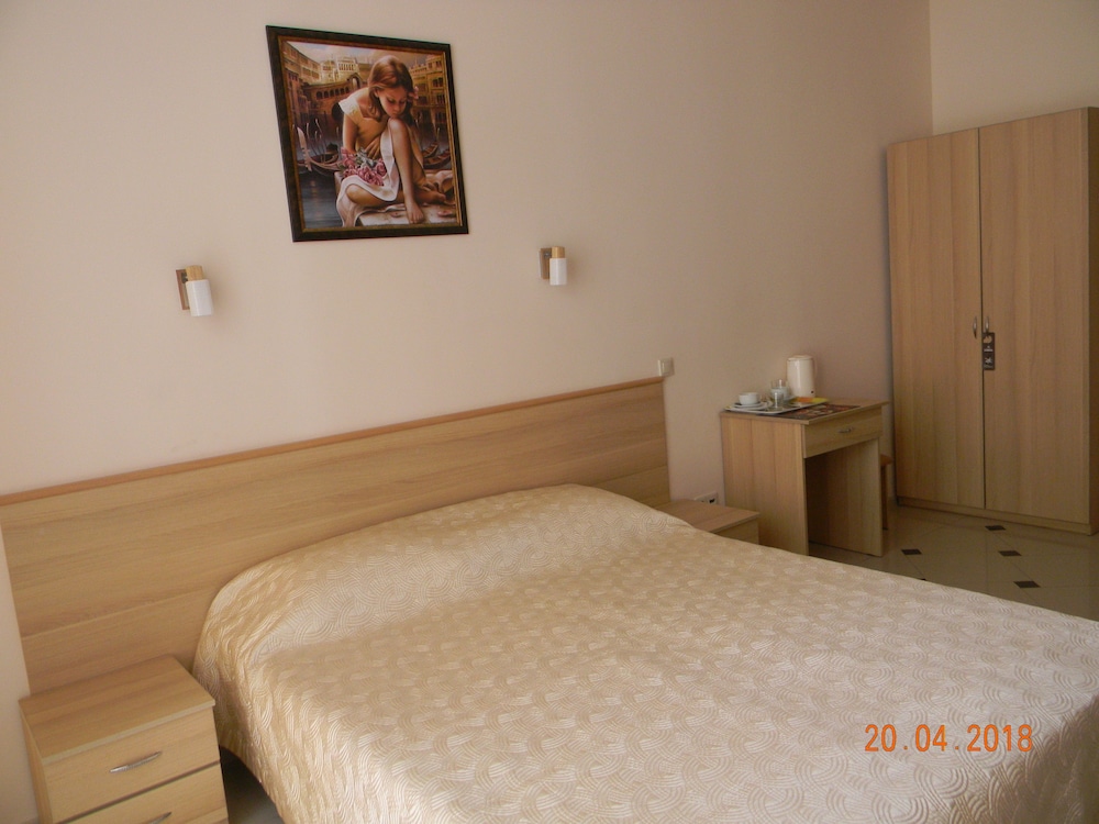 Standard Twin Room photo 3