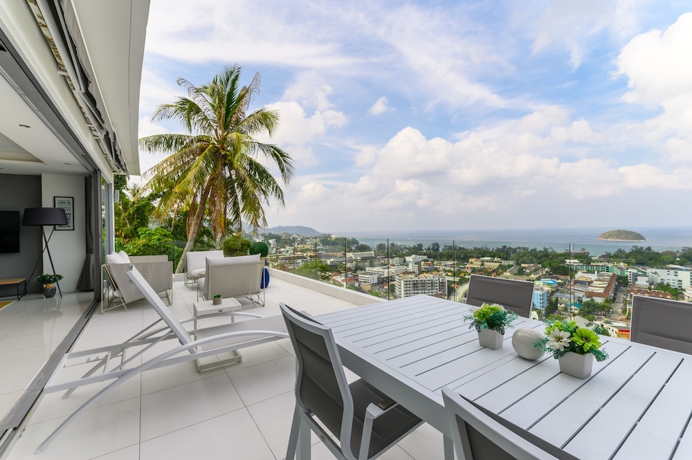 Deluxe Apartment, 2 Bedrooms, Sea View photo 2