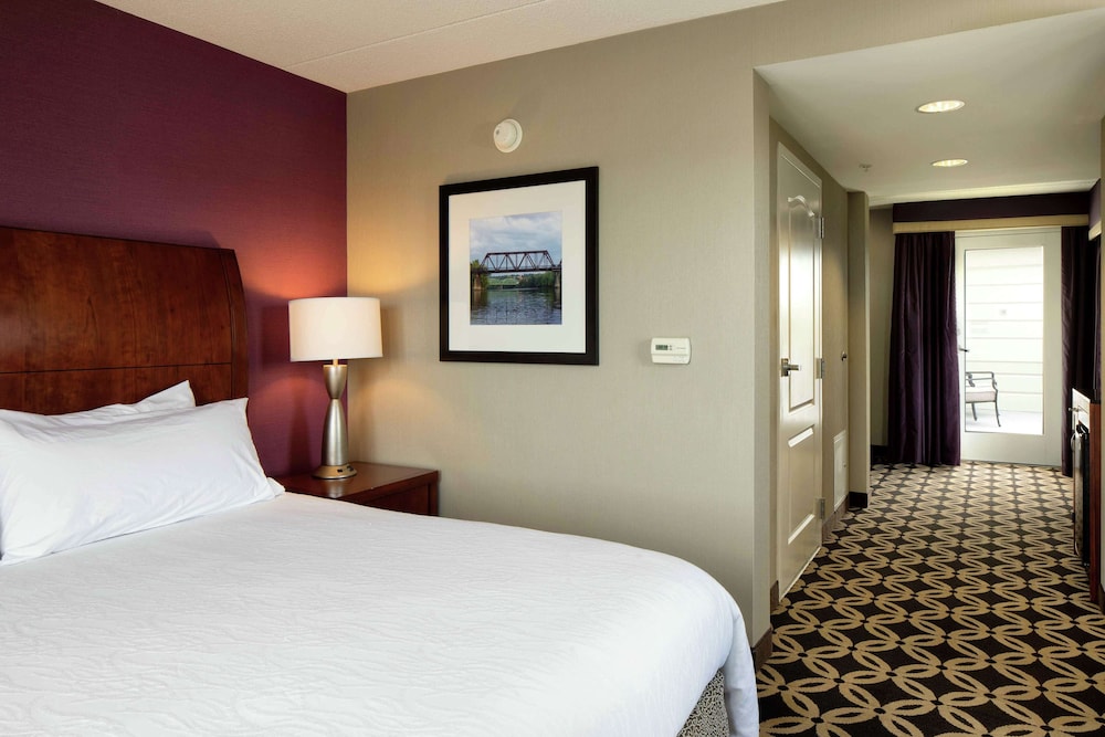 Suite, 1 King Bed, Non Smoking, Jetted Tub