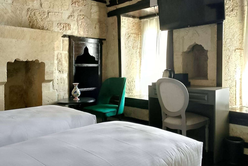Room, 2 Twin Beds (Via Tarsus Room)