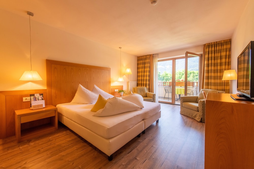 Comfort Double Room, Non Smoking, Mountain View
