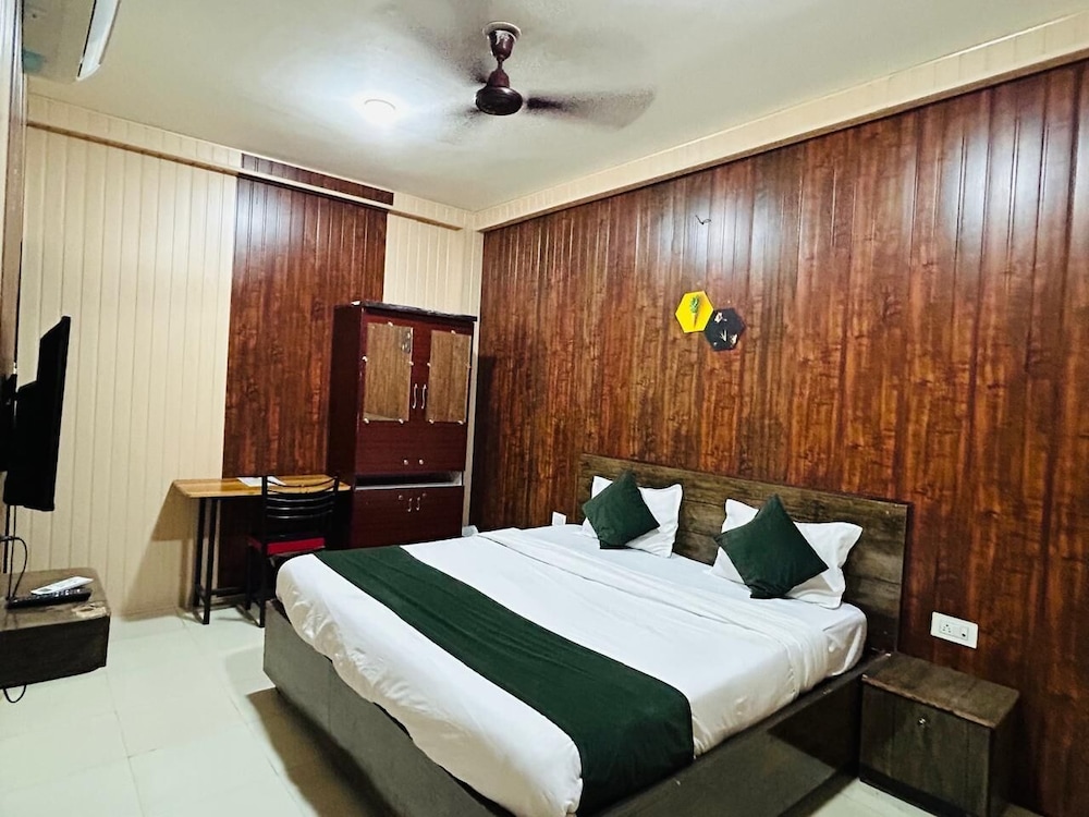 Classic Room, City View
