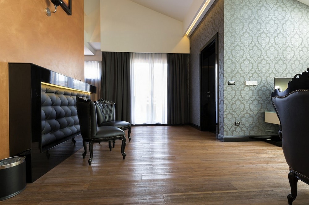 Deluxe Suite, 1 Bedroom photo 2