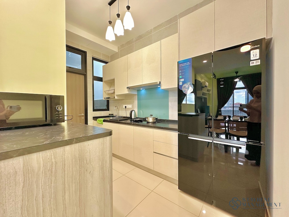 Comfort Apartment, 3 Bedrooms, City View thumbnail 6
