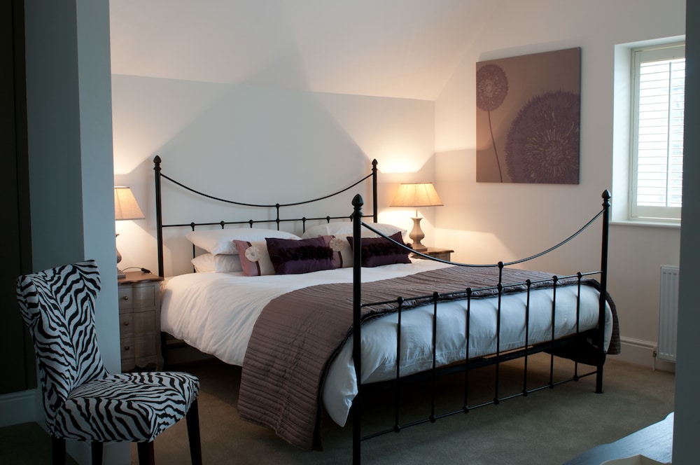 Luxury Double Room, 1 King Bed, Garden View photo 2