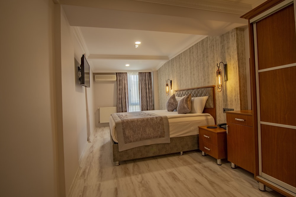 Double Room (Double Bed & Sofa Bed) photo 1