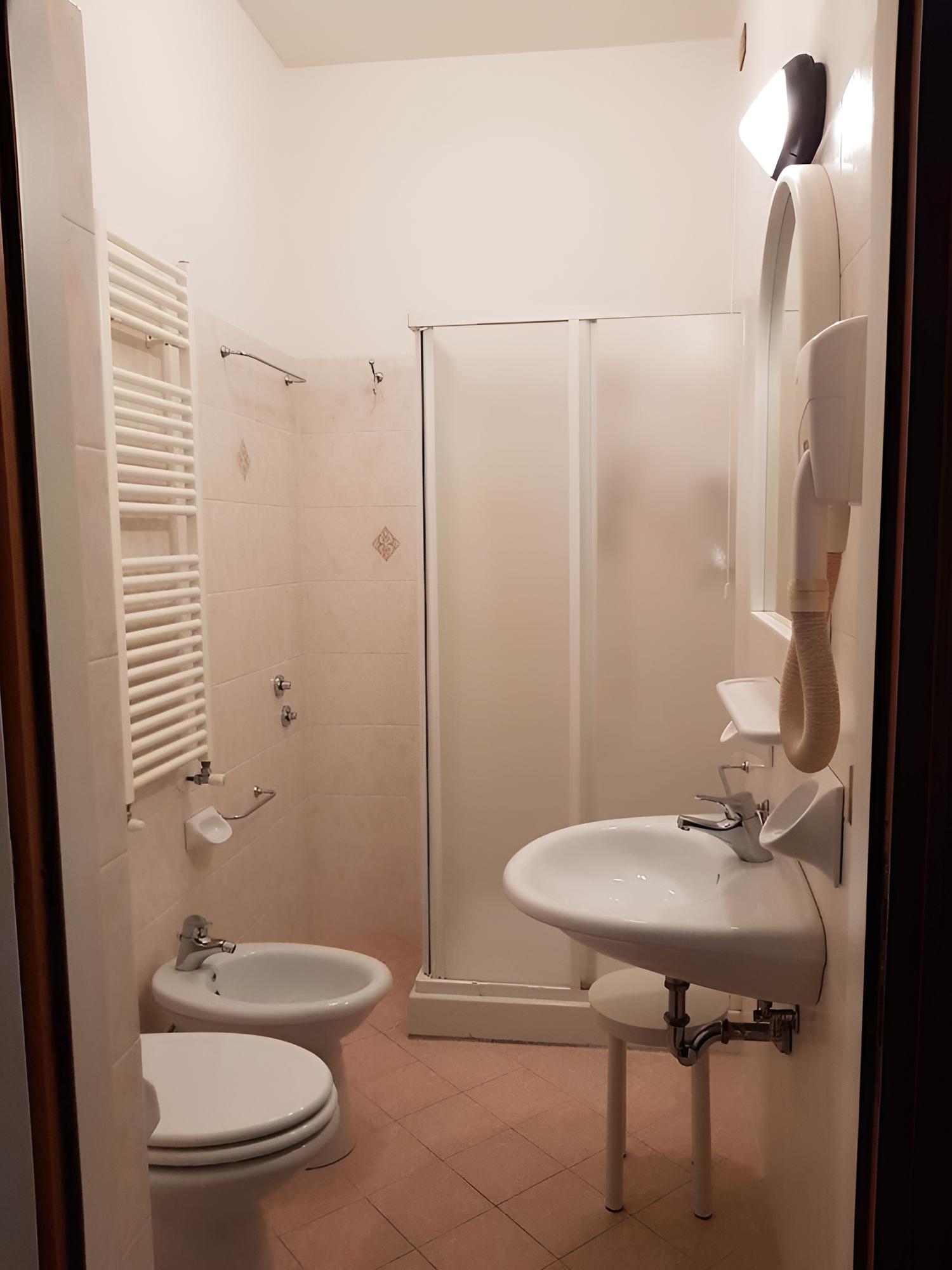 Basic Single Room, Smoking photo 1