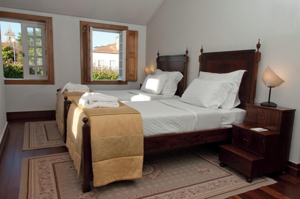 Suite, 2 Twin Beds - Photo 3