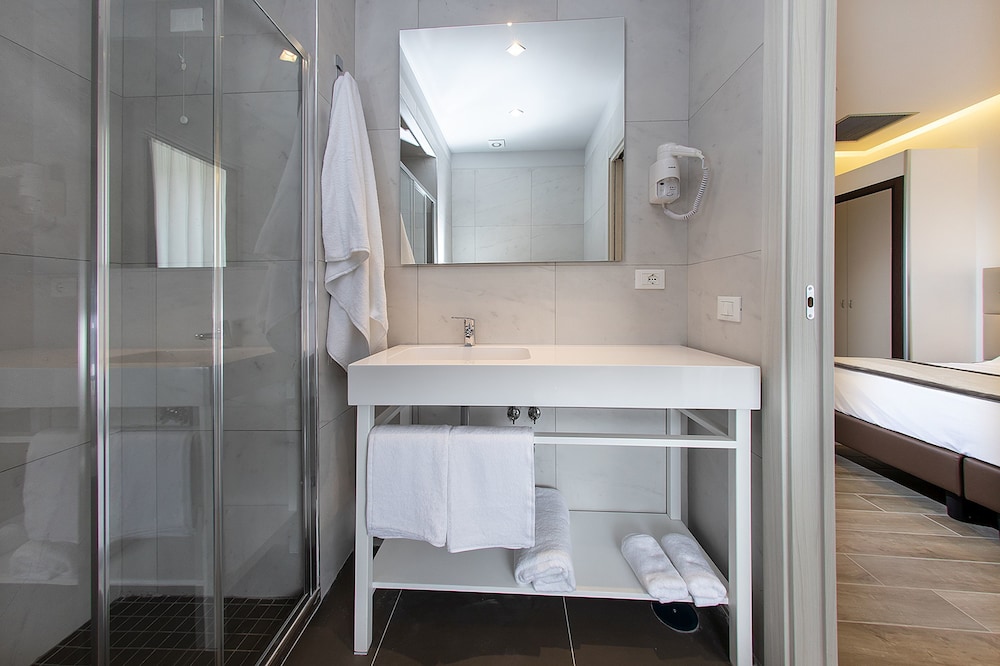 Classic Double Room, 1 Queen Bed - Photo 21