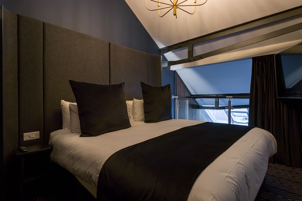 Deluxe Penthouse photo 2