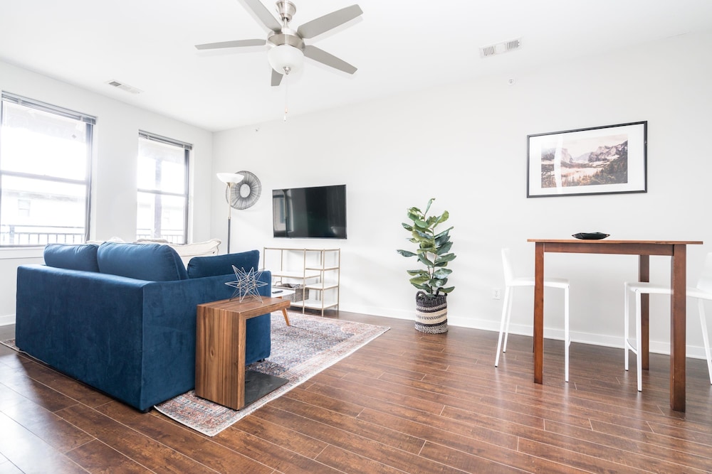 Cozysuites Music Row Chic 1BR w Free Parking 42, Photo 33