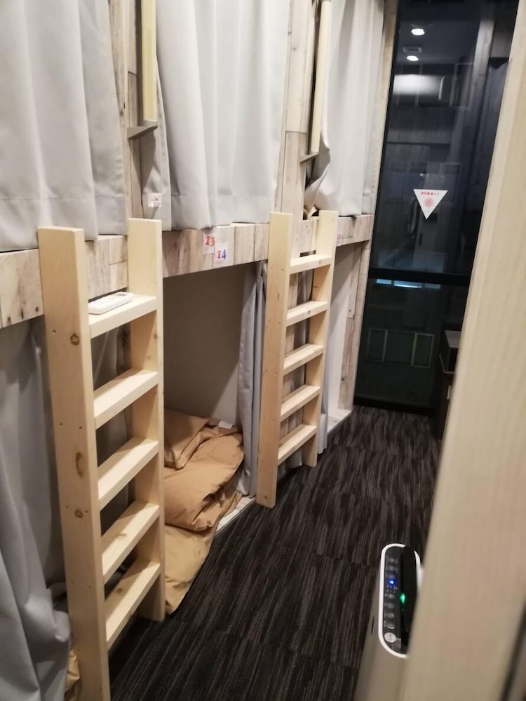 Female Dormitory Room photo 2