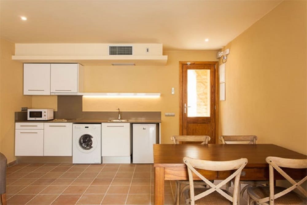 Apartment, 2 Bedrooms, Patio photo 2