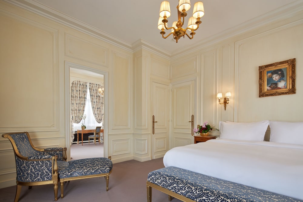 Eiffel Tower Terrace Suite photo 3