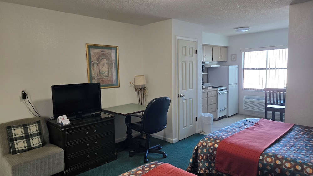 Room, 2 Queen Beds, Non Smoking