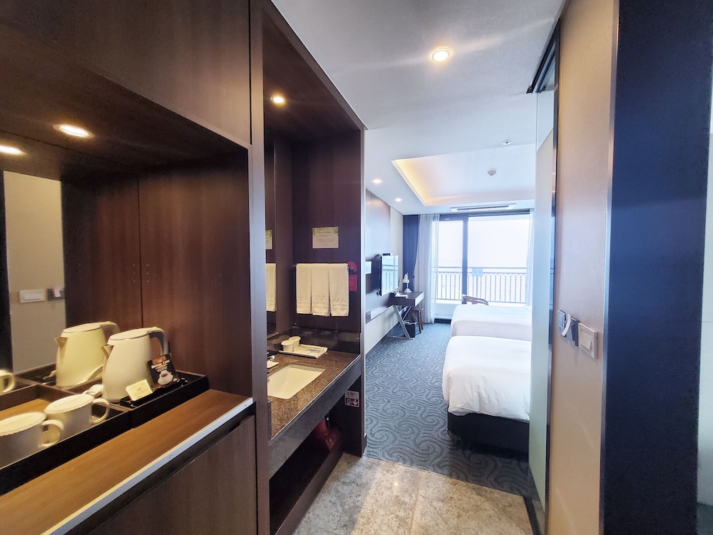 [Free Upgrade] Deluxe Family Twin Ocean Harbor to Deluxe Ocean Family Twin Panoramic Ocean View photo 3