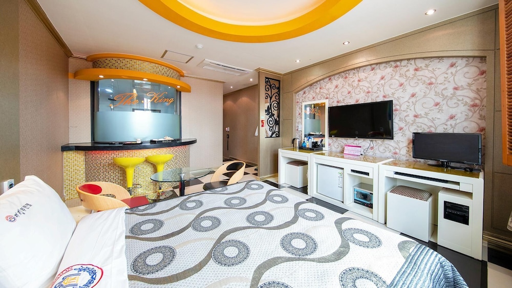 Basic Room, 1 Bedroom (110 ( No cooking )) photo 2