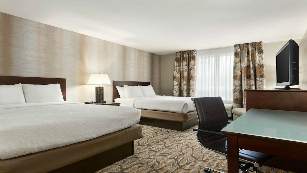 Standard Room, 2 Queen Beds - Photo 3