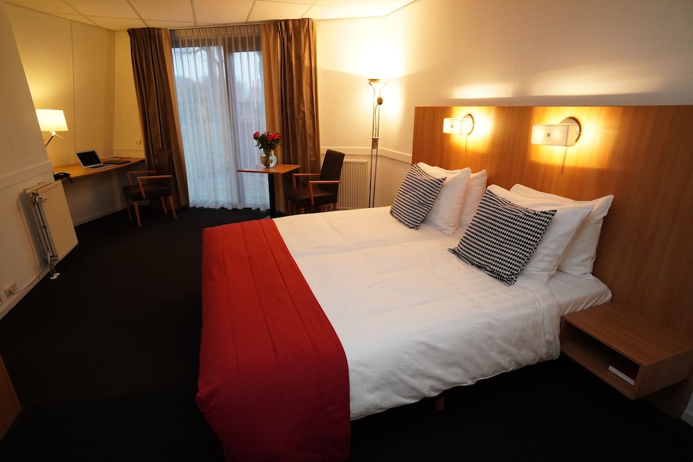Deluxe Room, 1 Double or 2 Twin Beds photo 1