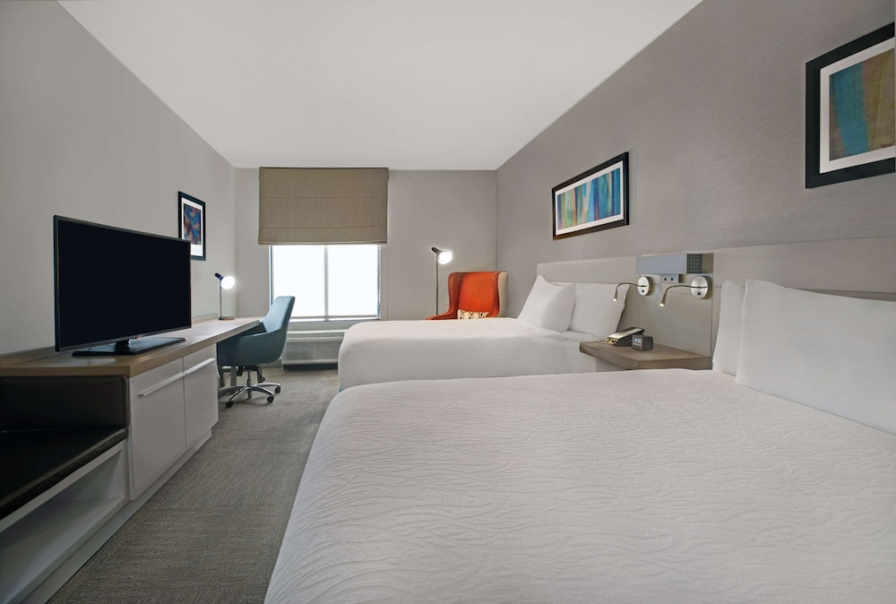 Room, 2 Queen Beds, Non Smoking (Drinks & Snacks) photo 3