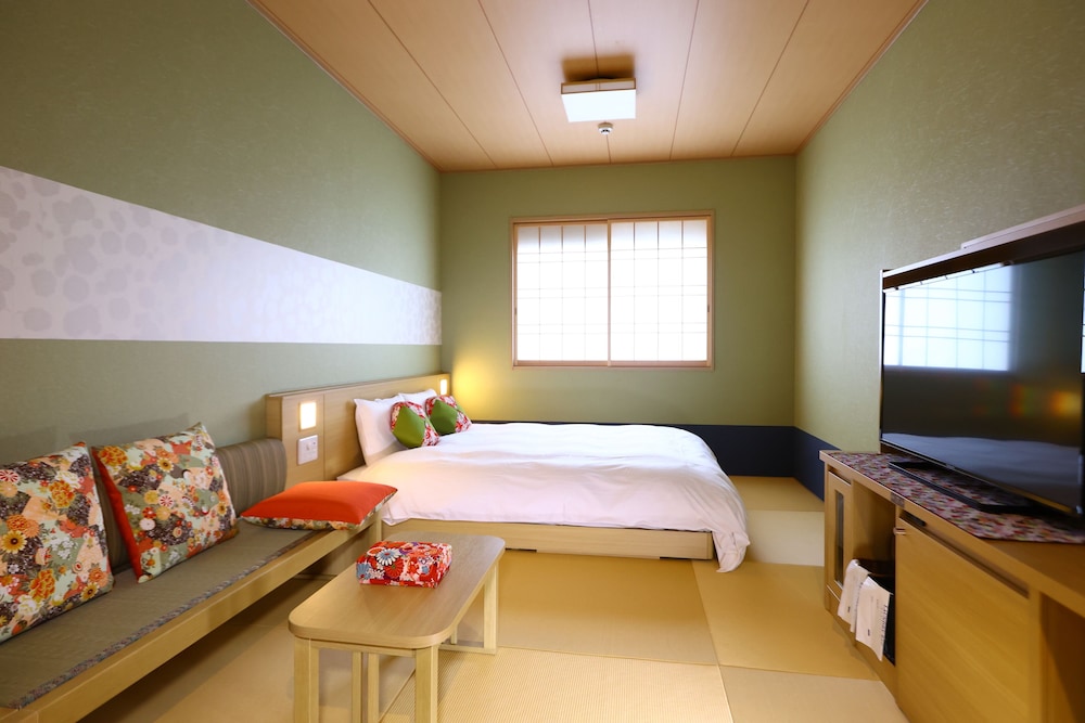 Standard Queen Room, Non Smoking - Photo 2
