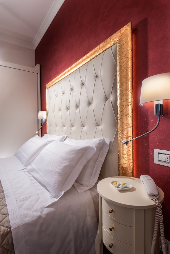 Deluxe Double Room, Sea Facing - Photo 3