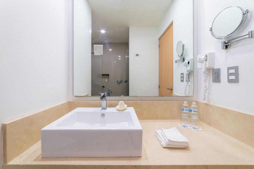 Standard Double Room - Photo 4