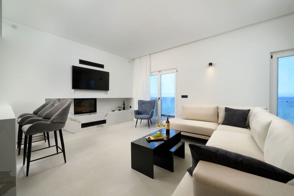 Beachfront Achillion Bay Villa in Corfu, Zdjęcie 6