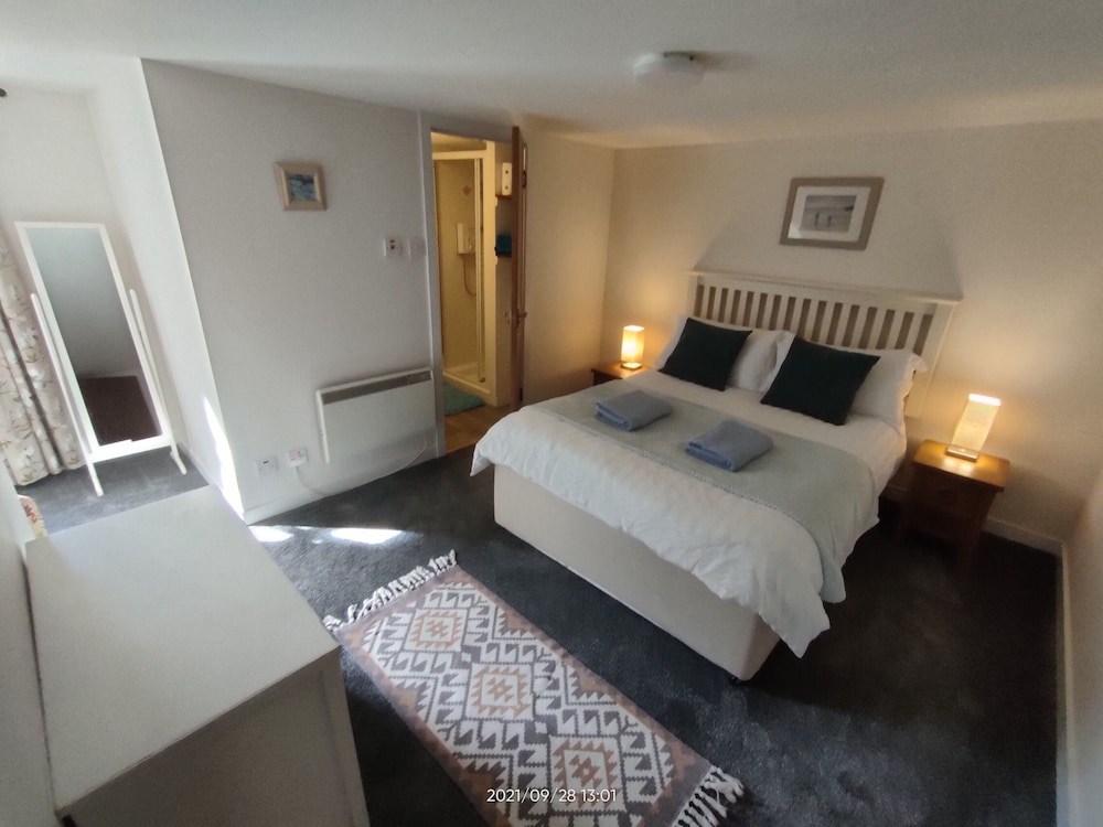 Apartment, 2 Bedrooms (Meadow View) photo 3